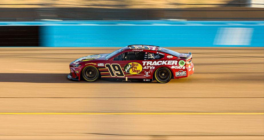 martin truex jr drives at phoenix