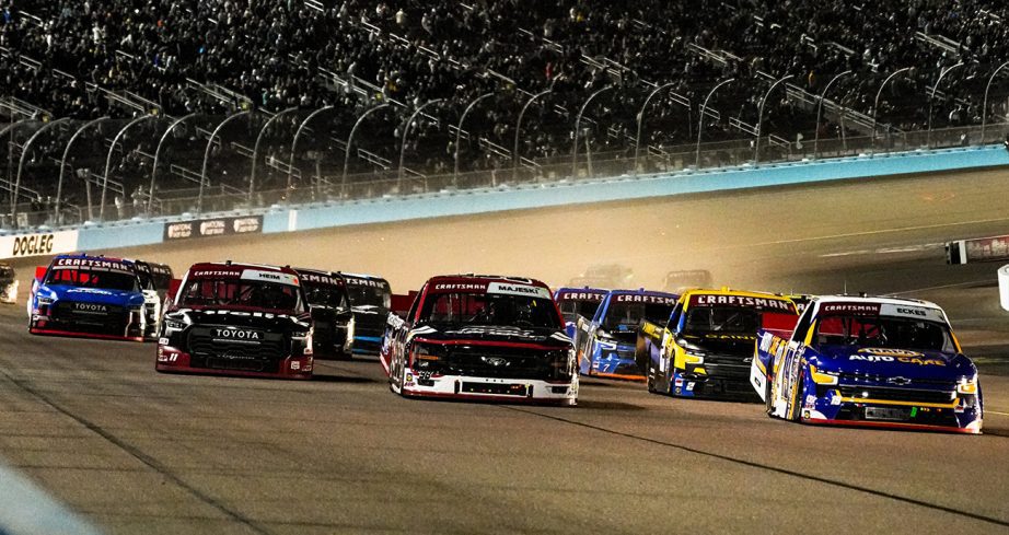 trucks race at phoenix