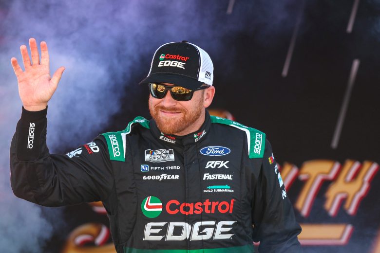 buescher waves to fans