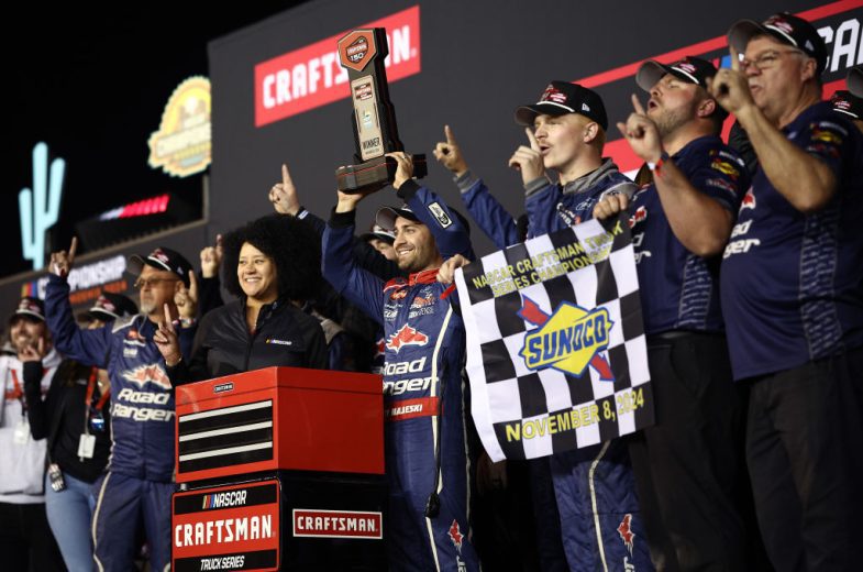 majeski celebrates with his team