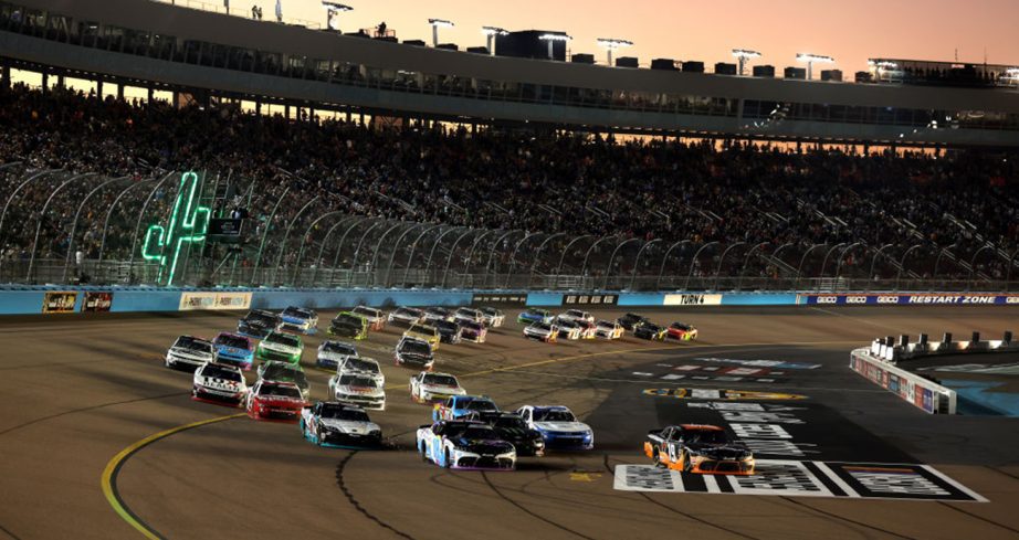 xfinity cars race at phoenix