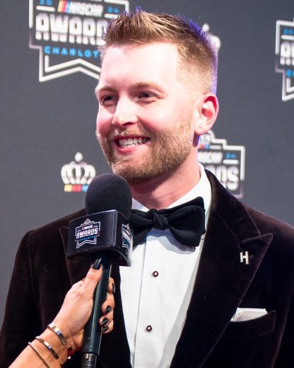 William Byron gives an interview on the red carpet.