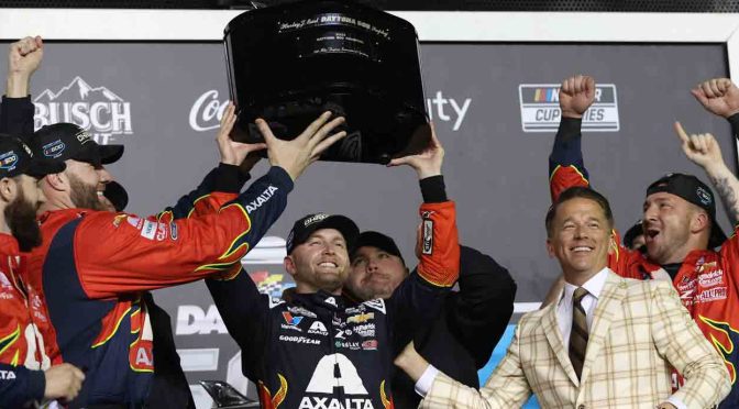 GettyImages-2200090825-1-672x372.jpg