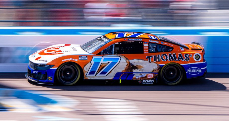 Chris Buescher races at Phoenix.