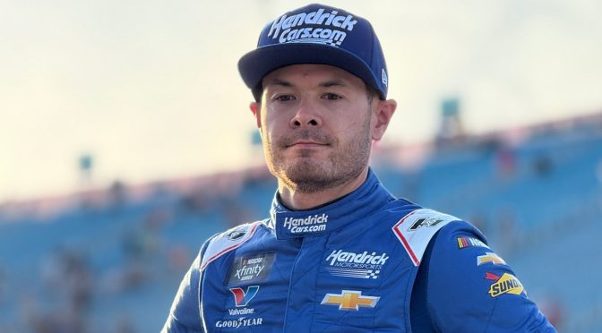 Featured image for Kyle Larson falls short of keeping hopes of Homestead sweep alive in Xfinity race