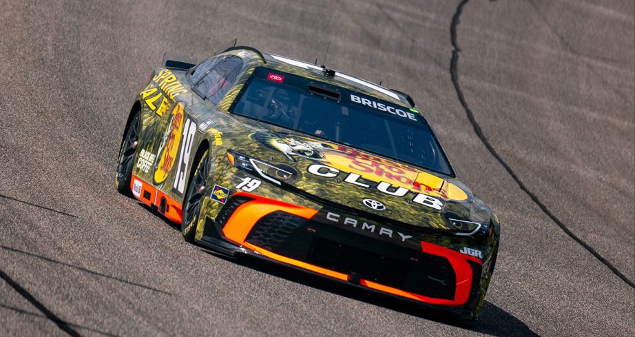 Chase Briscoe conduce en Miami.
