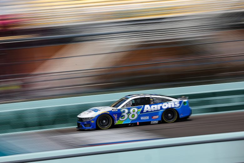 Zane Smith partirá desde el puesto 17 con el Ford N.° 38 de Front Row Motorsports. <br /><br />Jefe de equipo: Ryan Bergenty</p>