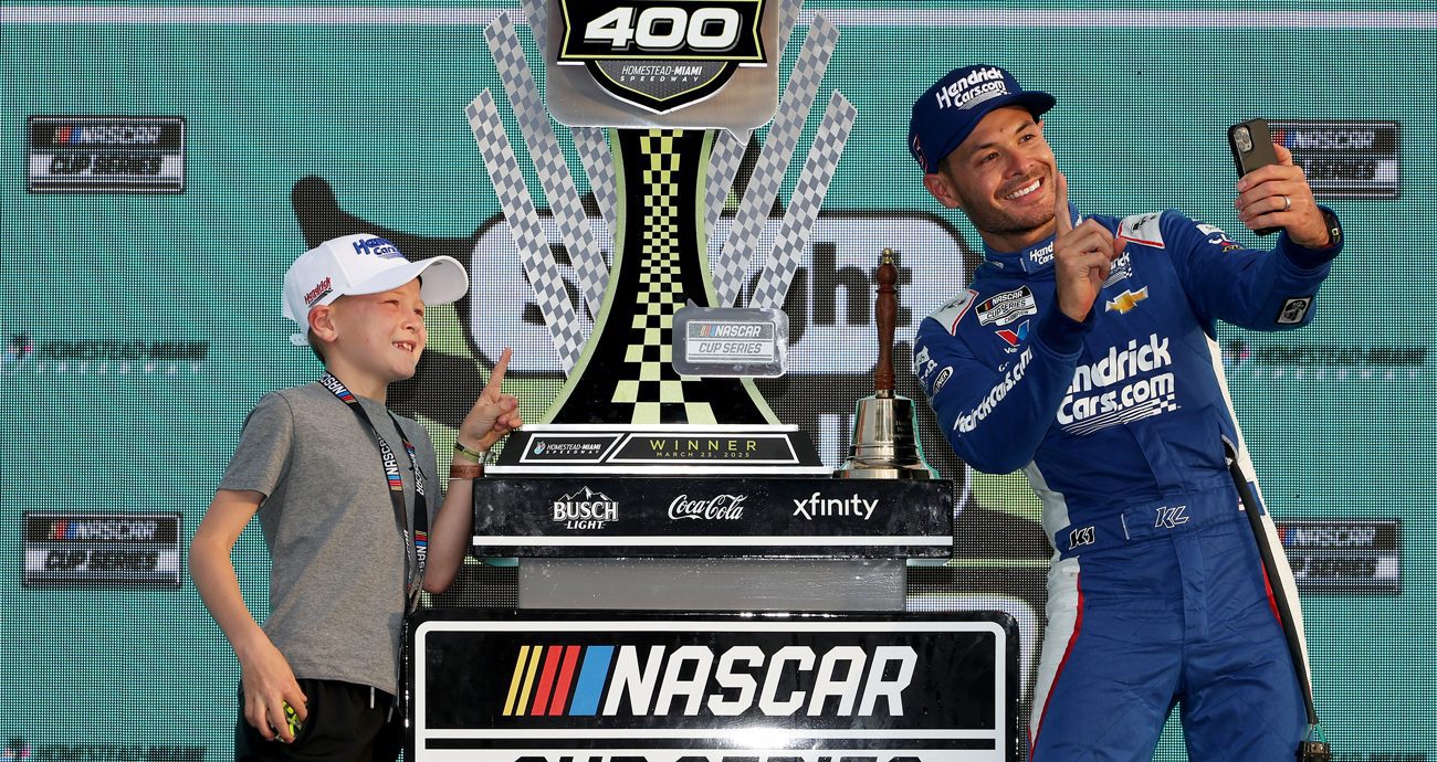 Kyle Larson shows rare emotion for Homestead win | NASCAR