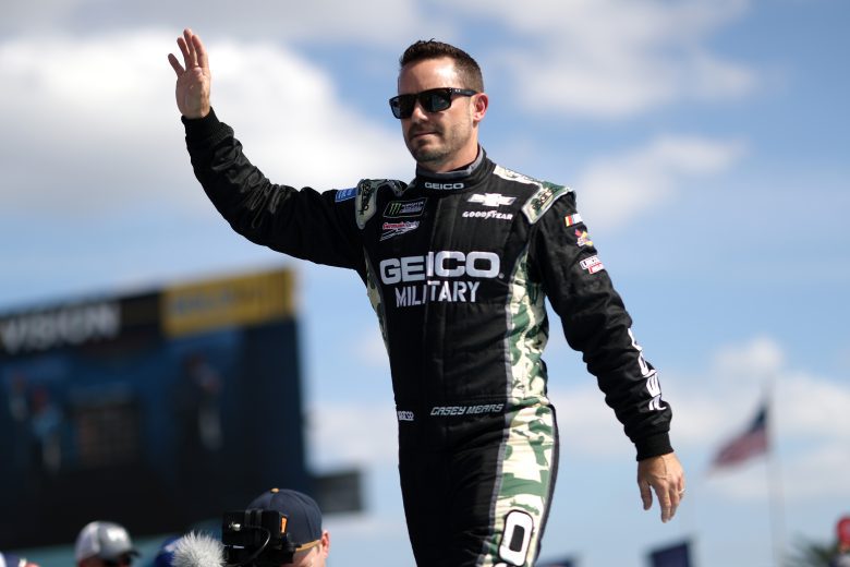 <p>Casey Mears largará en el puesto 37 con el Chevrolet n.° 66 de Garage 66 Motorsports.* <br /><br />Jefe de equipo: Carl Long <br /><br />(*En la foto, en el Daytona International Speedway en 2019, su más reciente participación en la Cup Series)</p>
