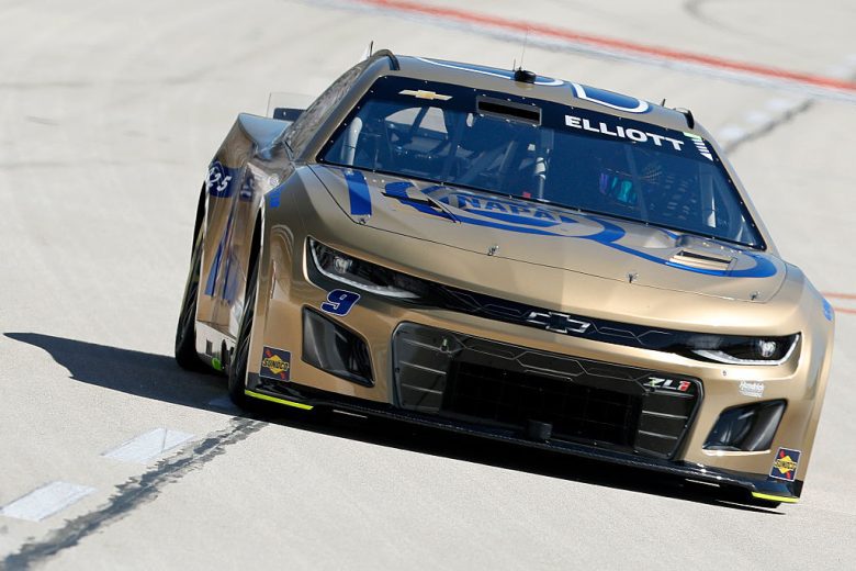 Chase Elliott drives at Texas.