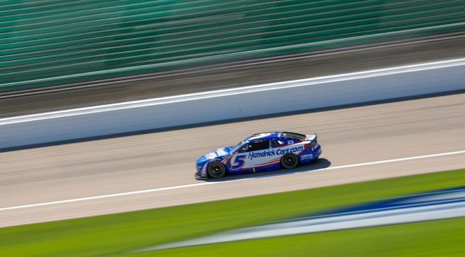 Kyle Larson sidesteps Buescher again, tops qualifying for Kansas pole position