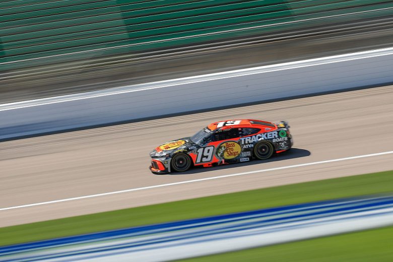 Chase Briscoe drives at Kansas.