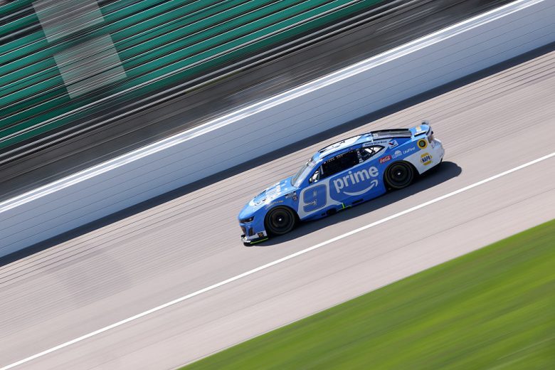 Chase Elliott drives at Kansas.