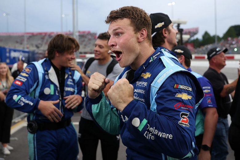 The No. 71 pit crew celebrates at North Wilkesboro.