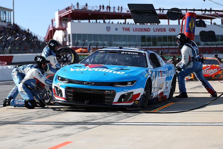 William Byron pits at North Wilkesboro.