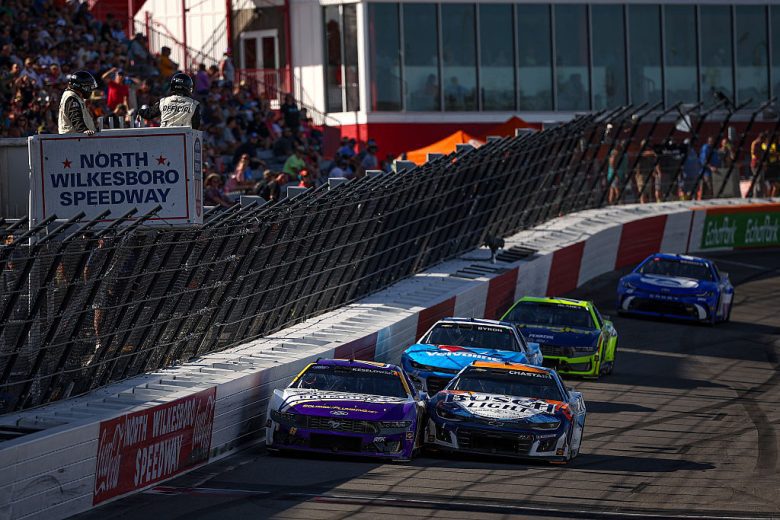 A general view of racing at North Wilkesboro.
