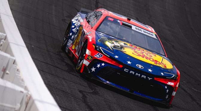 Featured Image for Briscoe edges Larson to win Busch Light Pole for Coca-Cola 600