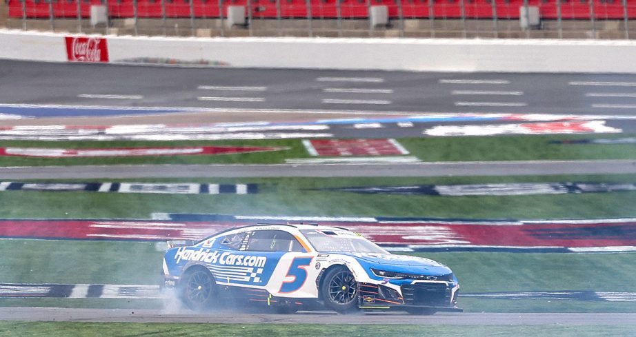 kyle larson spins during the nascar cup series race at charlotte