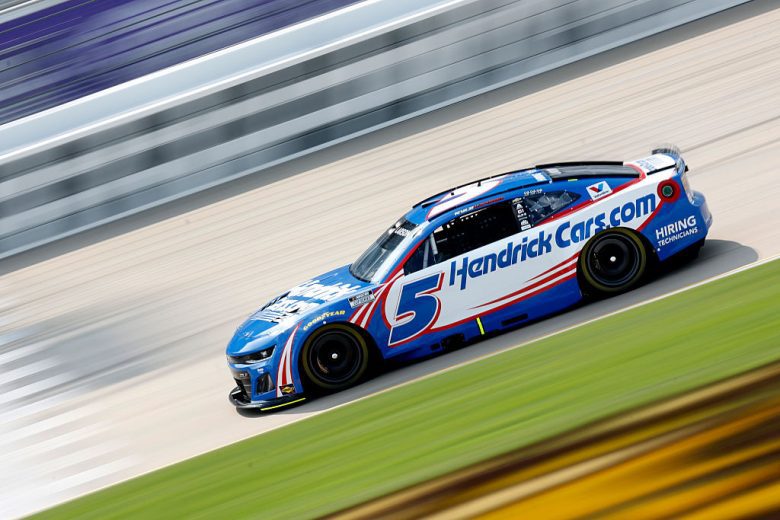 Kyle Larson drives at Nashville.