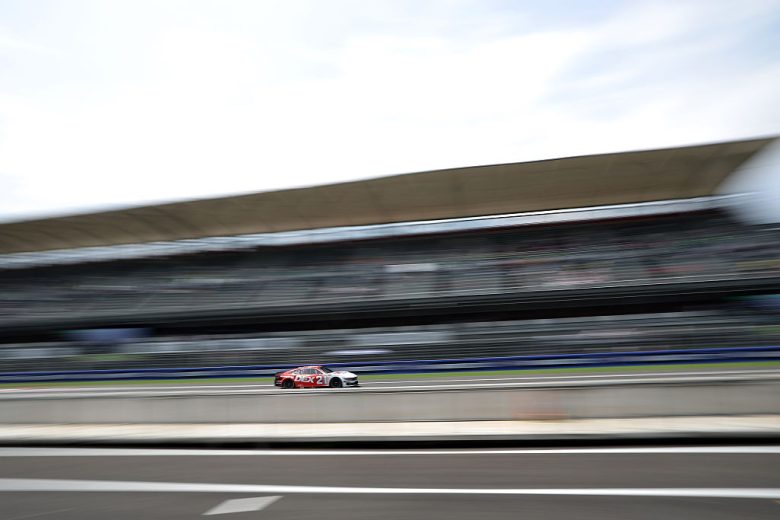 Austin Cindric drives in Mexico City.