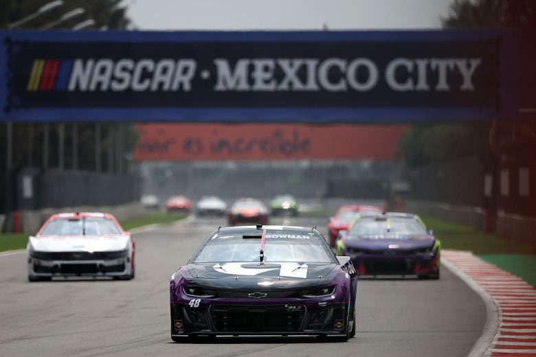 Alex Bowman drives in Mexico City.