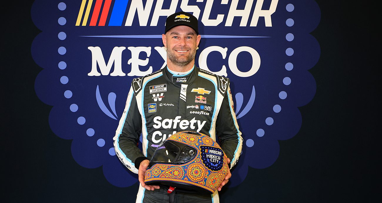 shane van gisbergen wins the nascar cup series pole in mexico city