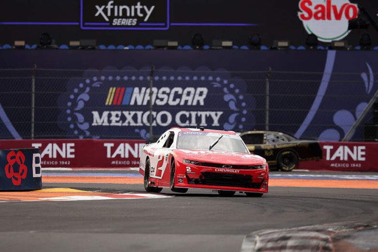 Jesse Love drives in Mexico City.