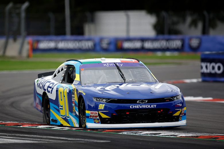 Andrés Pérez de Lara drives in Mexico City.