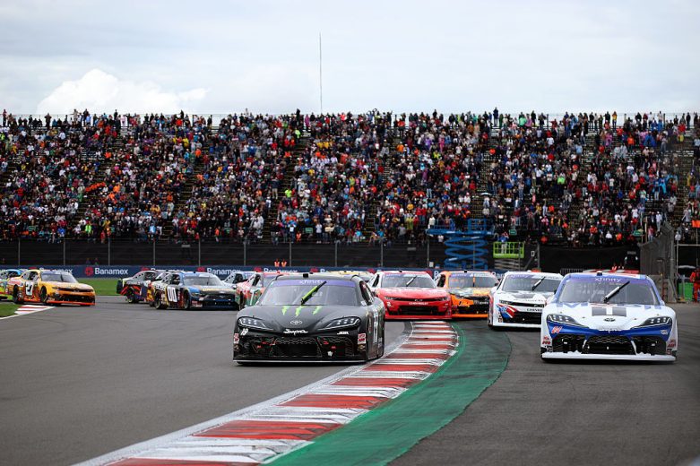 A general view of racing in Mexico City.