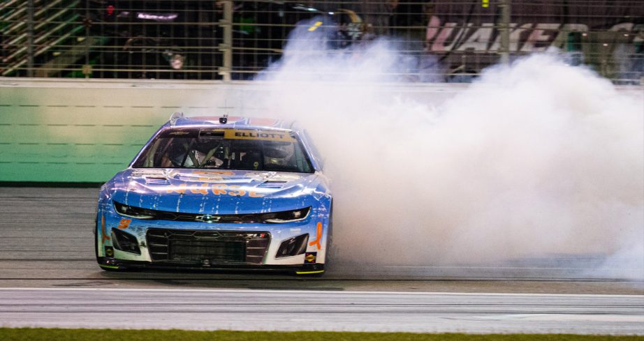 Chase Elliott performs a burnout after winning at EchoPark at Atlanta.