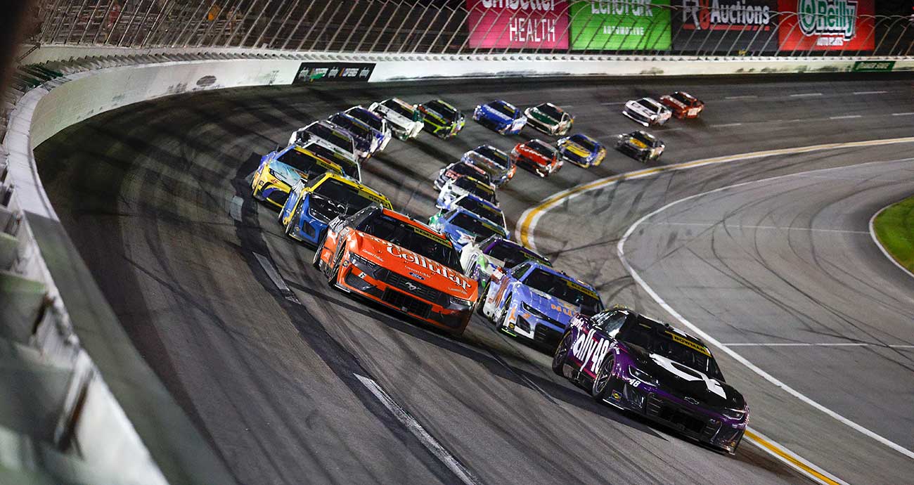 Alex Bowman (48) and Brad Keselowski lead the field at EchoPark Speedway