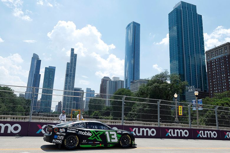 Will Brown drives at Chicago.
