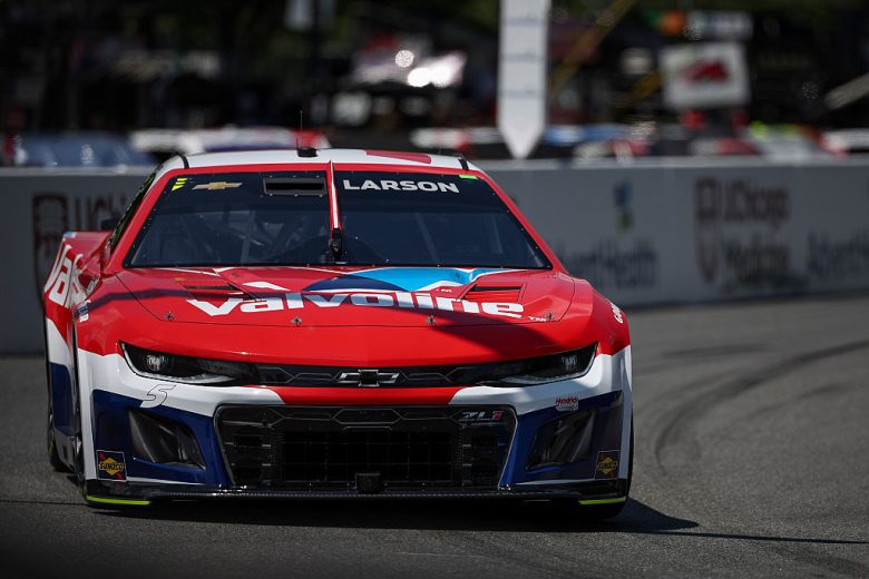 Kyle Larson drives at Chicago.