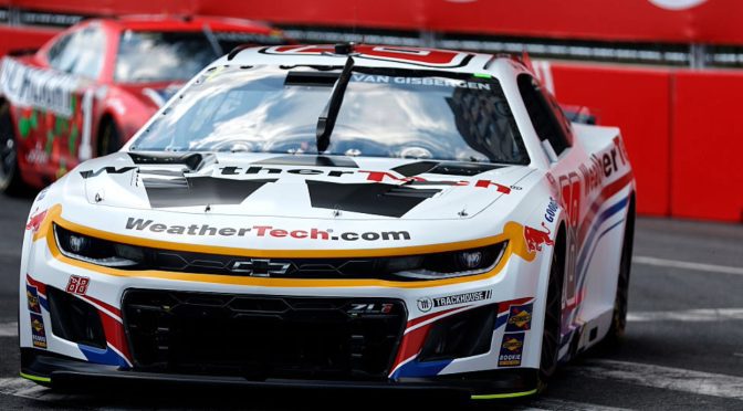 Shane van Gisbergen earns Busch Light Pole Award in Chicago