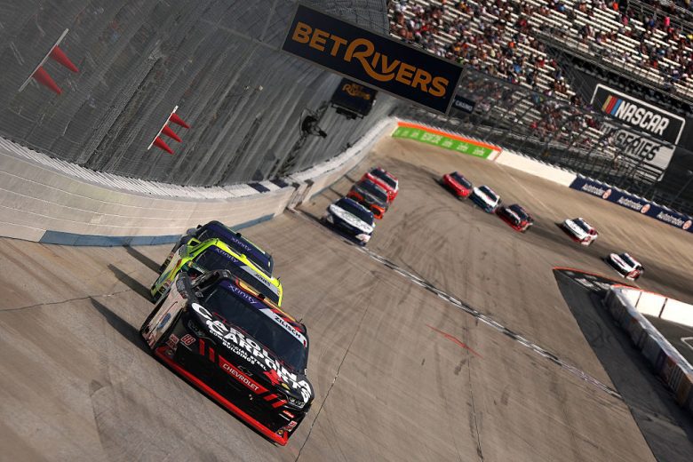 Connor Zilisch drives at Dover.