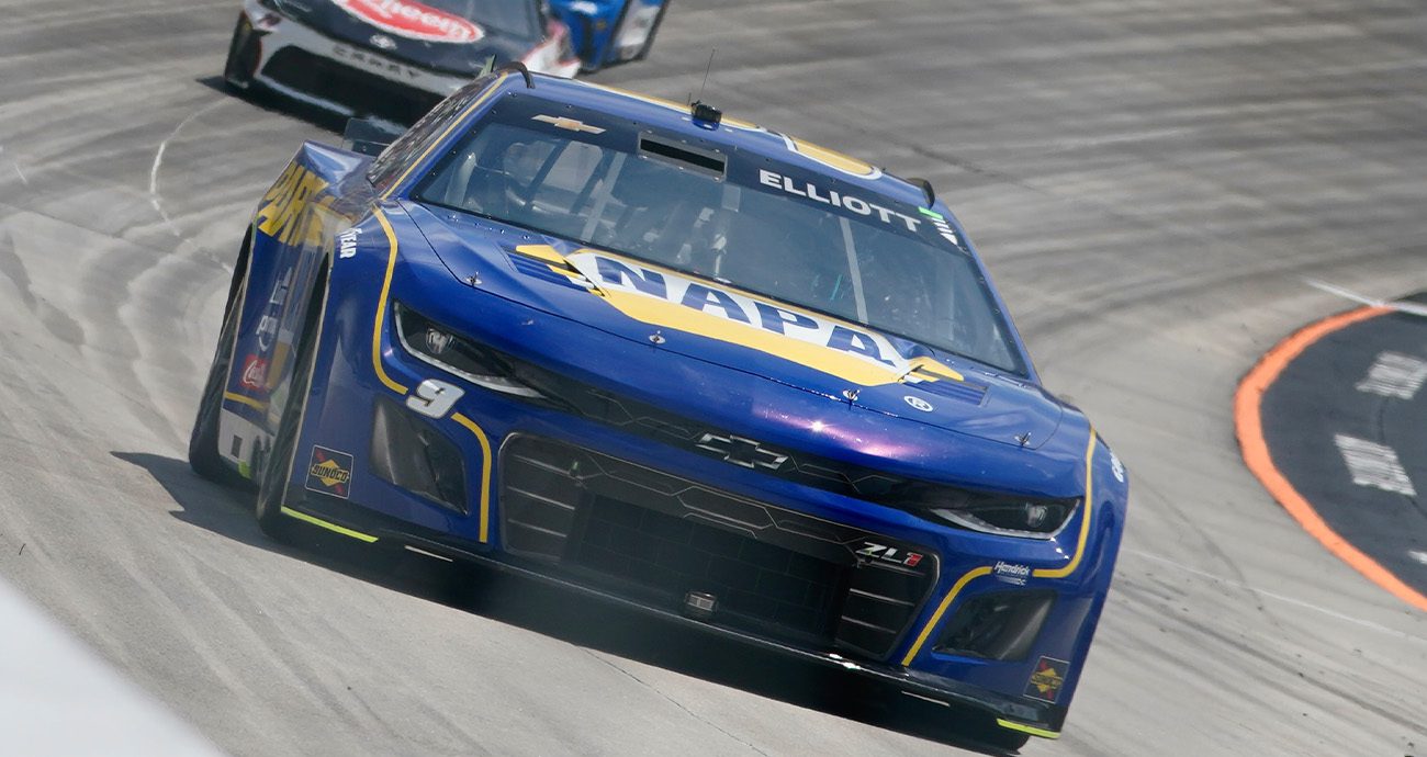 Click to read Elliott outduels JGR teammates Bell, Hamlin to win Stage 1