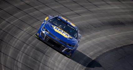 Chase Elliott fights through rain, pit-road drama for sixth-place at Dover