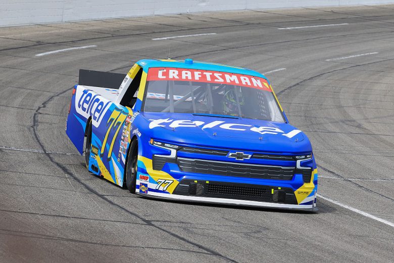 Andrés Pérez de Lara drives at IRP.