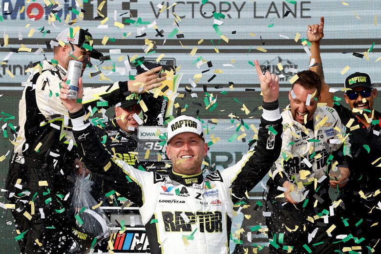 William Byron celebrates in Victory Lane.