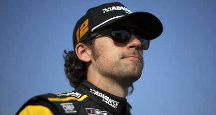 Cup qualifying canceled due to lightning; Blaney to lead field to green at Daytona