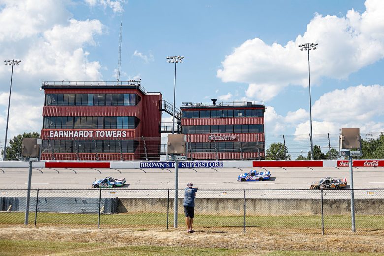 A general view of racing at Darlington.