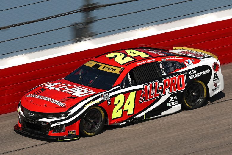 William Byron drives at Darlington.