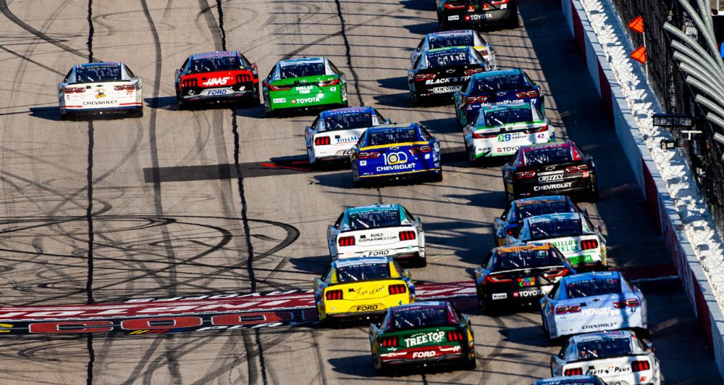 How to Watch NASCAR in 2026 Weekly Guide