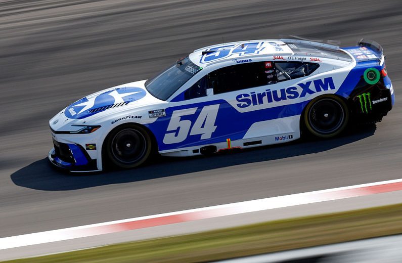 Ty Gibbs drives at Gateway.