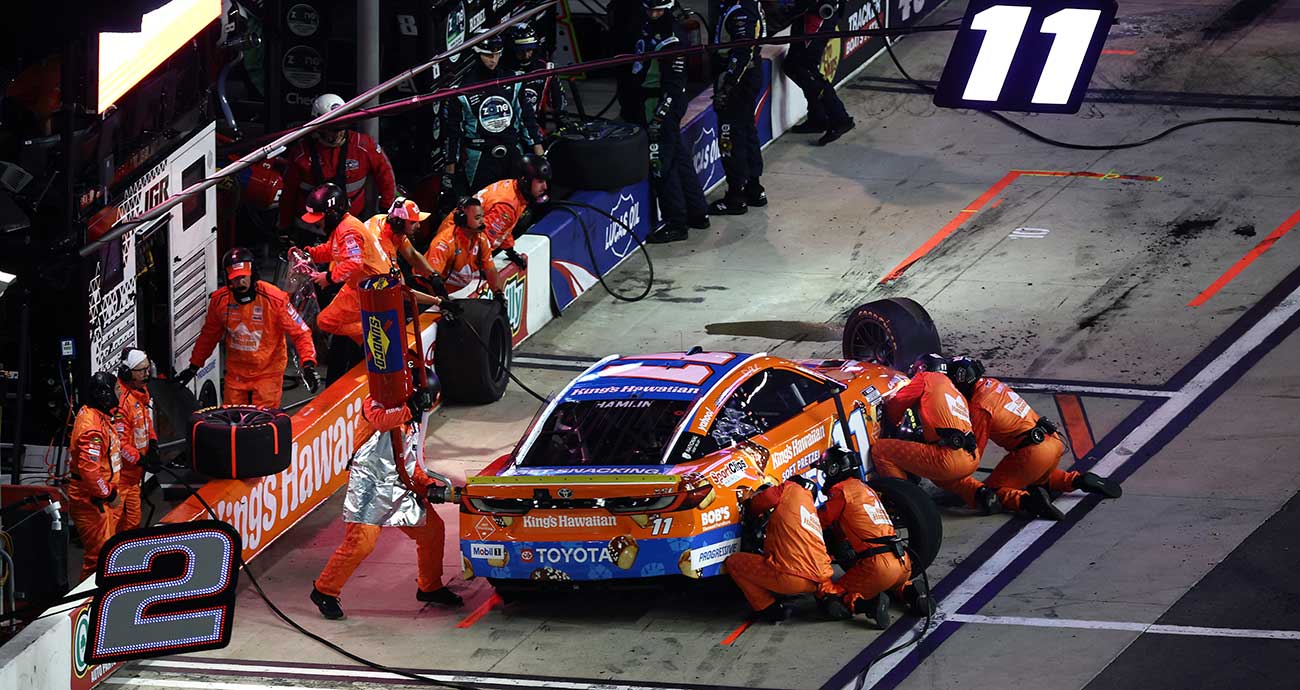 Two JGR crew suspended for No. 11's lost wheel at Bristol | NASCAR