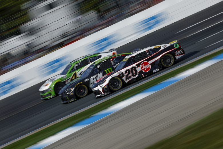 gragson gibbs and bell race three wide