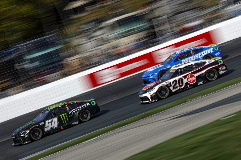 jgr teammates gibbs, bell and hamlin race at new hampshire