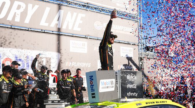Featured Image for Ford fires back: Team Penske, Wood Bros. ball out in Round of 12 opener