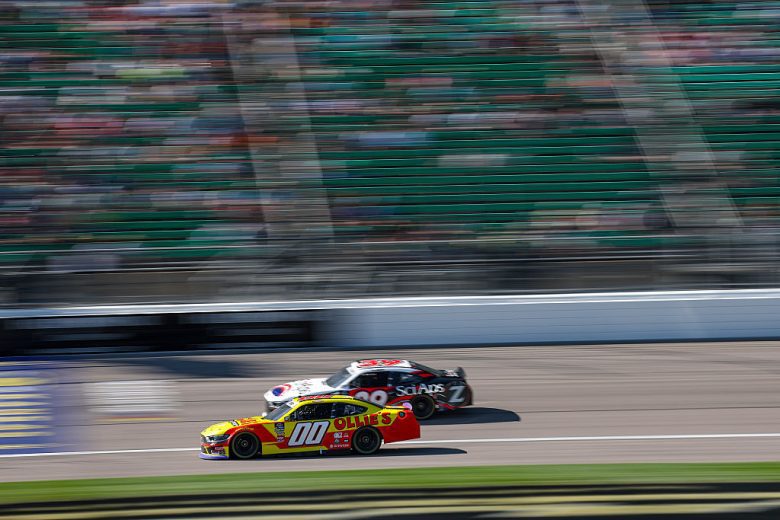 Sheldon Creed and Ryan Sieg race at Kansas.