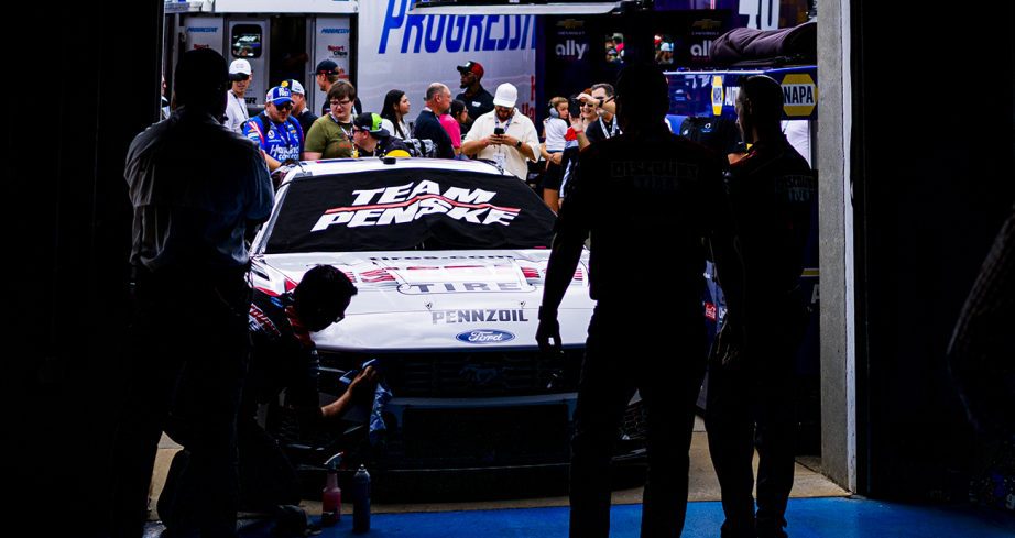 The No. 12 crew push out the Ford.